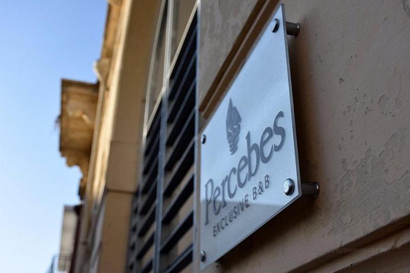 Percebes Exclusive B&B Cutrofiano Buitenkant foto
